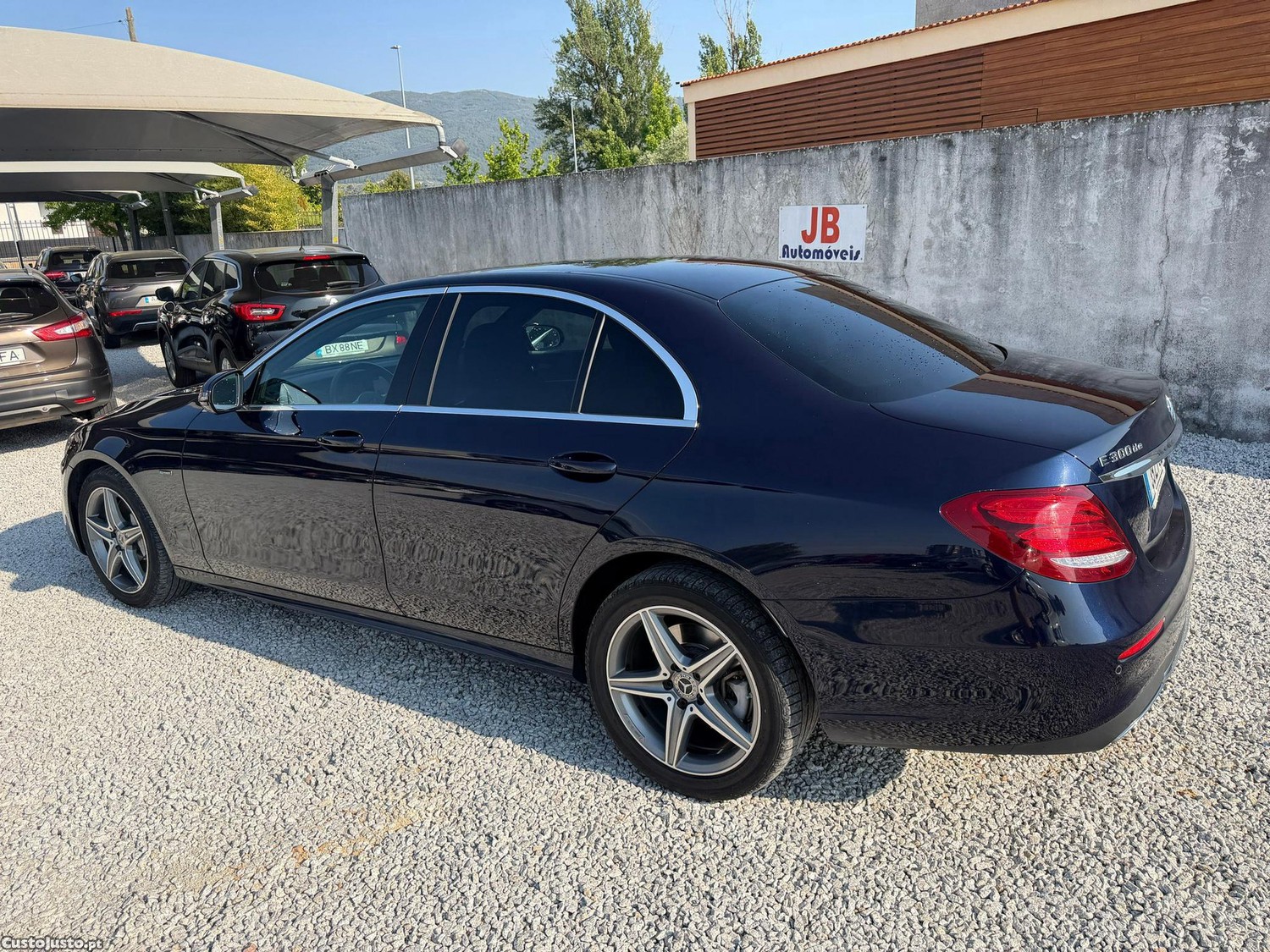 Mercedes-Benz E 300 de AMG Line — fotografia 12