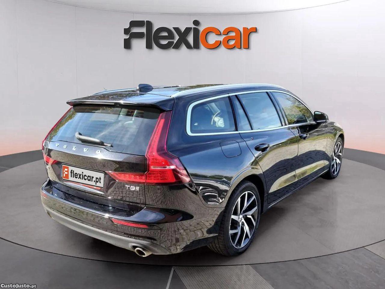 Volvo V60 2.0 T8 AWD TE Momentum — fotografia 13