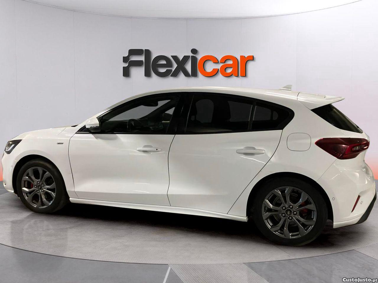 Ford Focus 1.0 EcoBoost MHEV ST-Line — fotografia 20