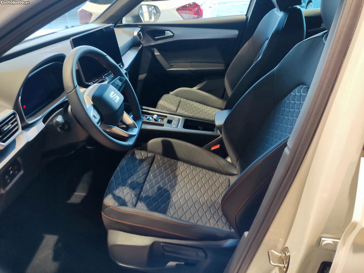 Seat Leon SportsTourer FR E-Hybrid 204 CV - Zero kms - 26 — photo 5