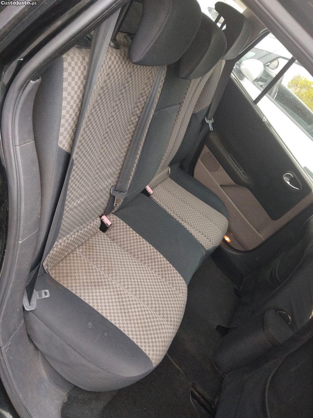 Renault Mégane 1500 dci — fotografia 7