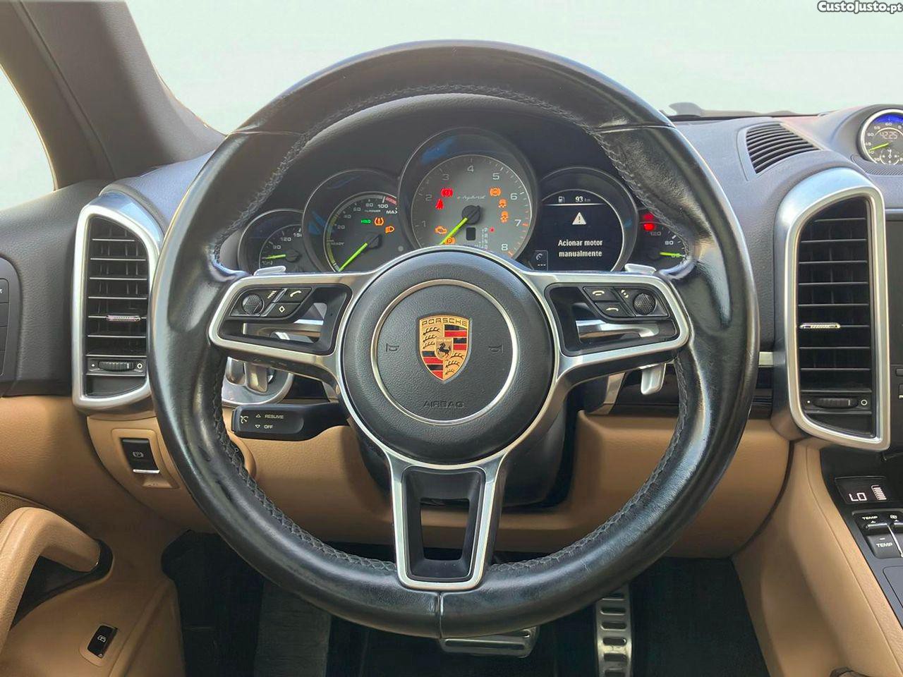 Porsche Cayenne S E-Hybrid — fotografia 14
