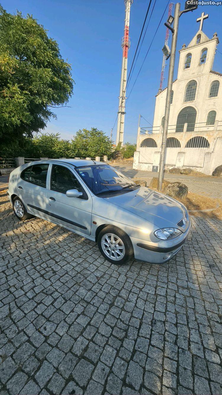 Renault Mégane 1.4 - 16v — fotografia 5