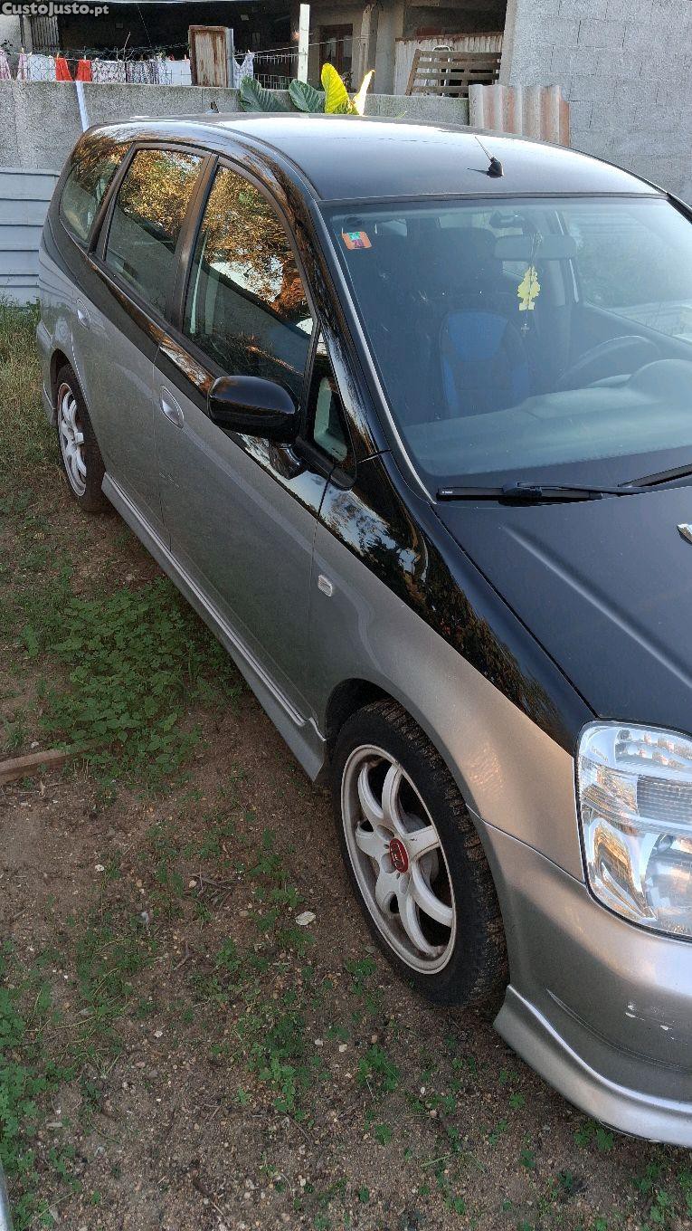 Honda Stream 2.0 i-vtec sport - 03 — photo 4