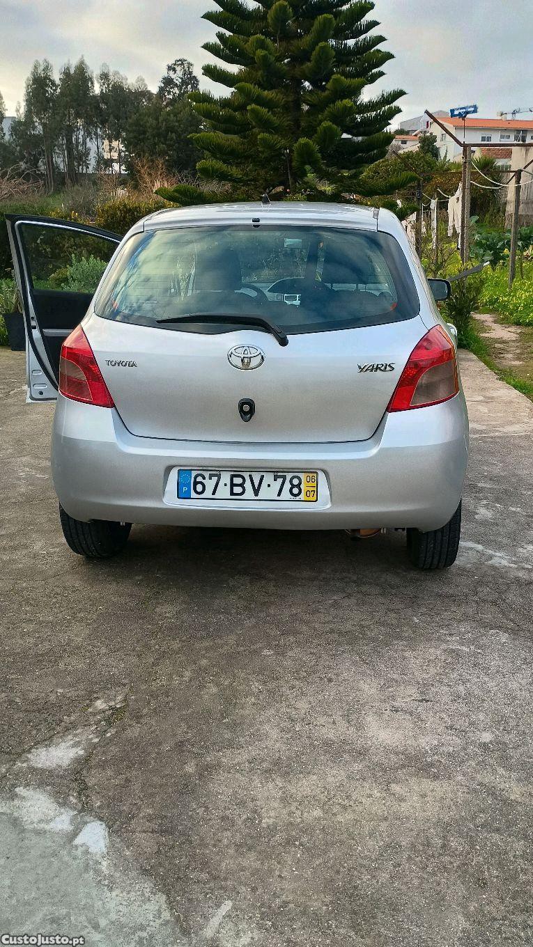Toyota Yaris VVTI (motor de corrente) — fotografia 11