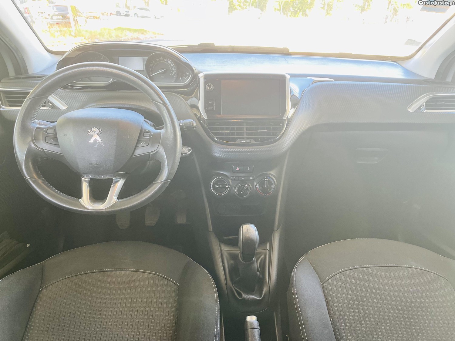Peugeot 208 1.2 Style 82 Cv — fotografia 5