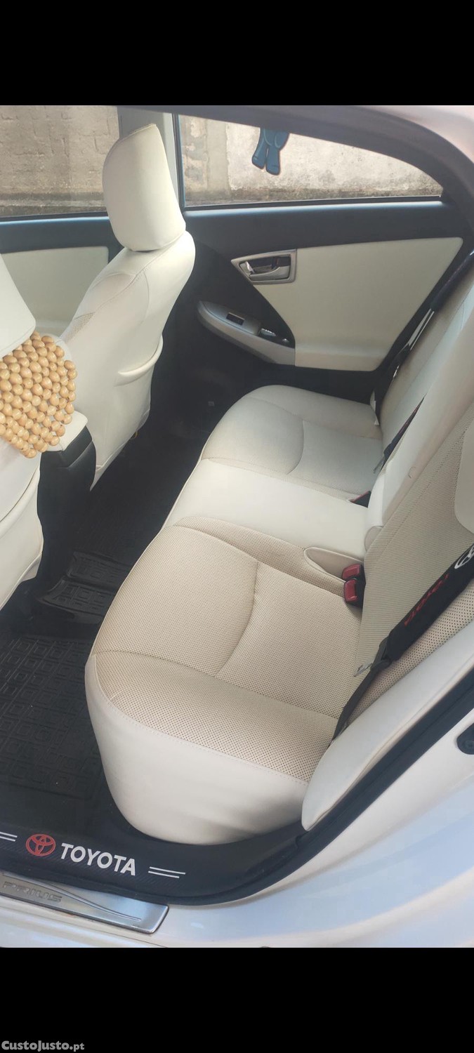 Toyota Prius Premium luxori — fotografia 5