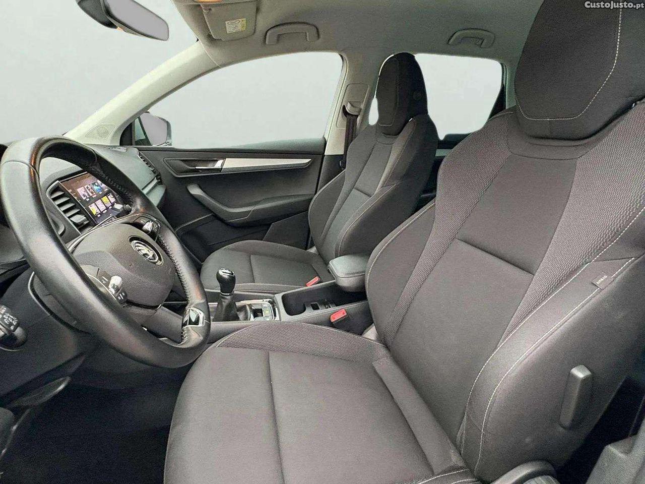 Skoda Karoq 1.0 TSI — fotografia 3