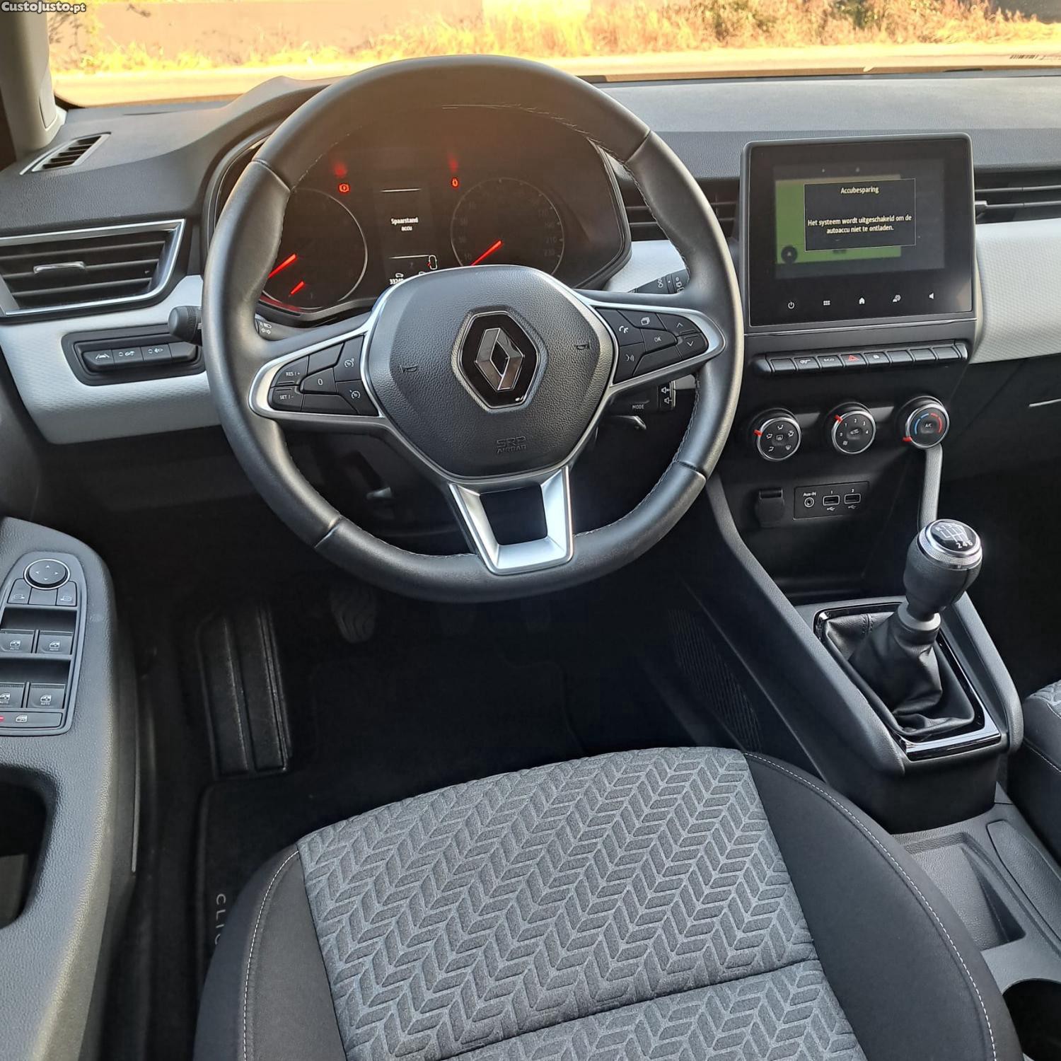 Renault Clio 1.0 TCe Evolution — fotografia 3