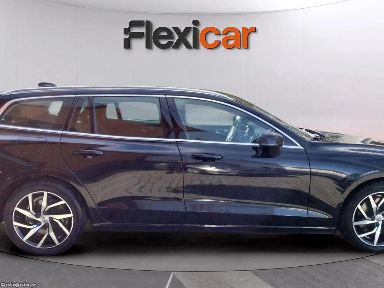 Volvo V60 2.0 T8 AWD TE Momentum — fotografia 12