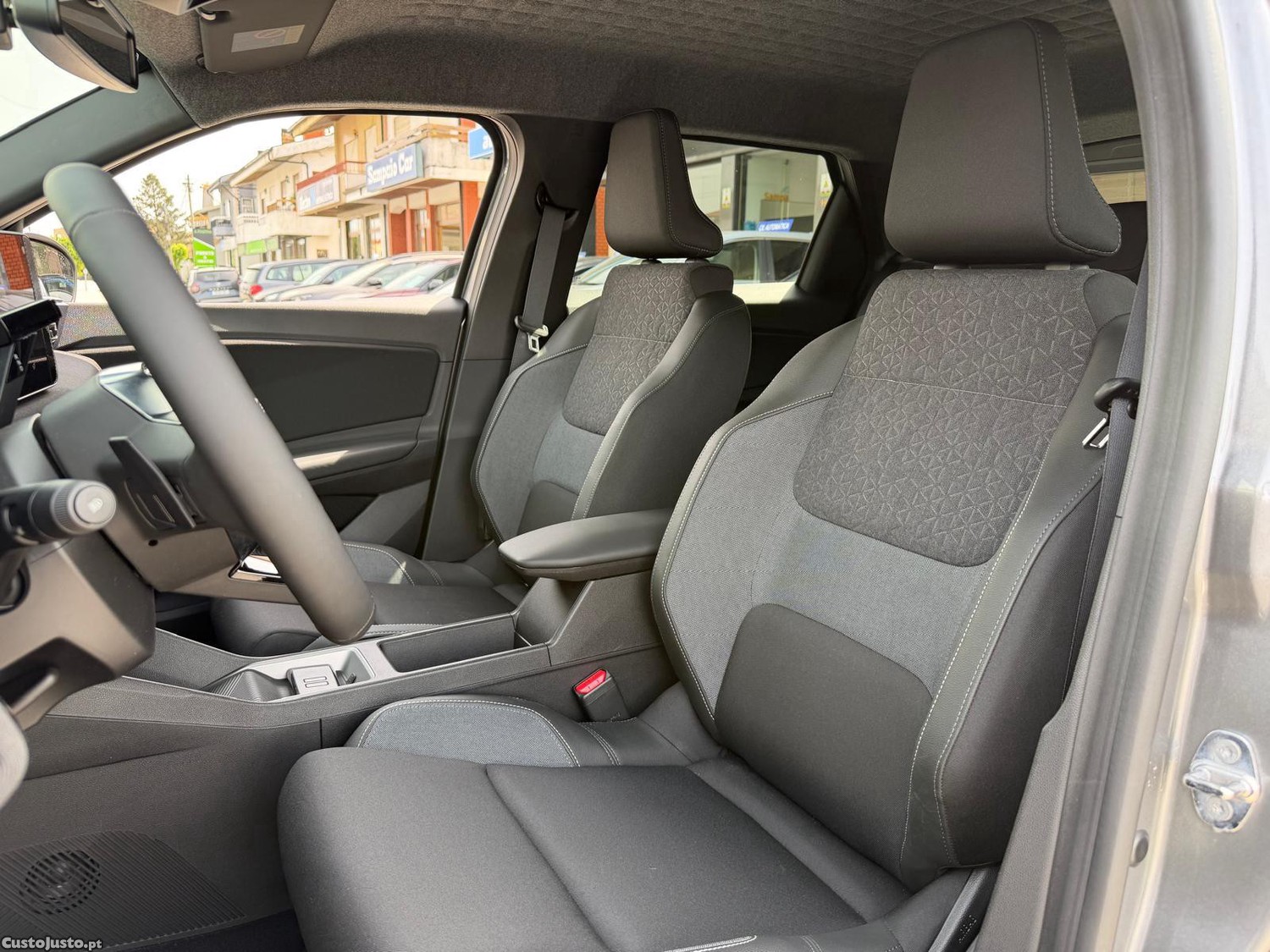 Nissan Micra 52 kWh Advance Two Tone — fotografia 18