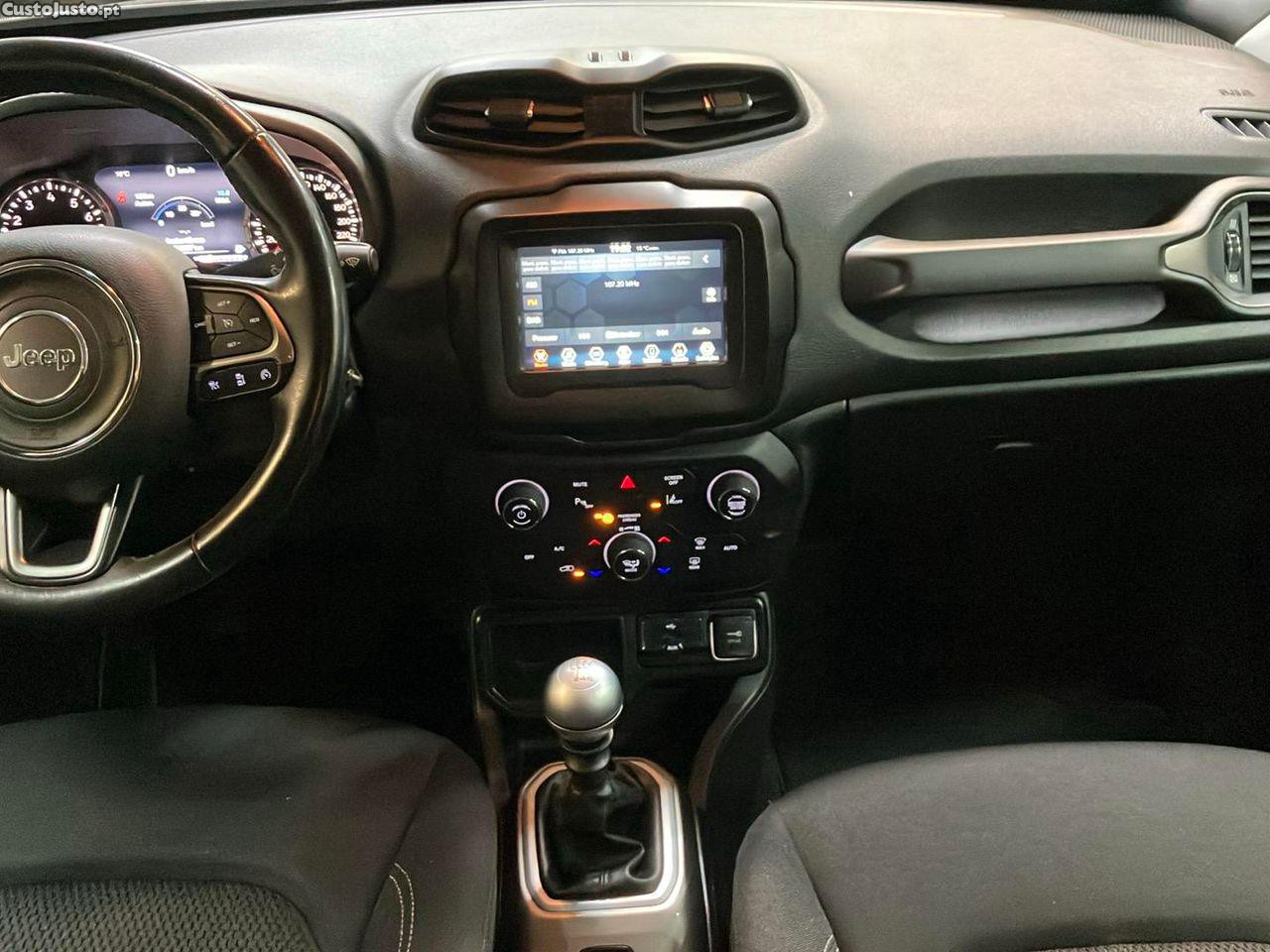 Jeep Renegade 1.0 T Longitude — fotografia 12