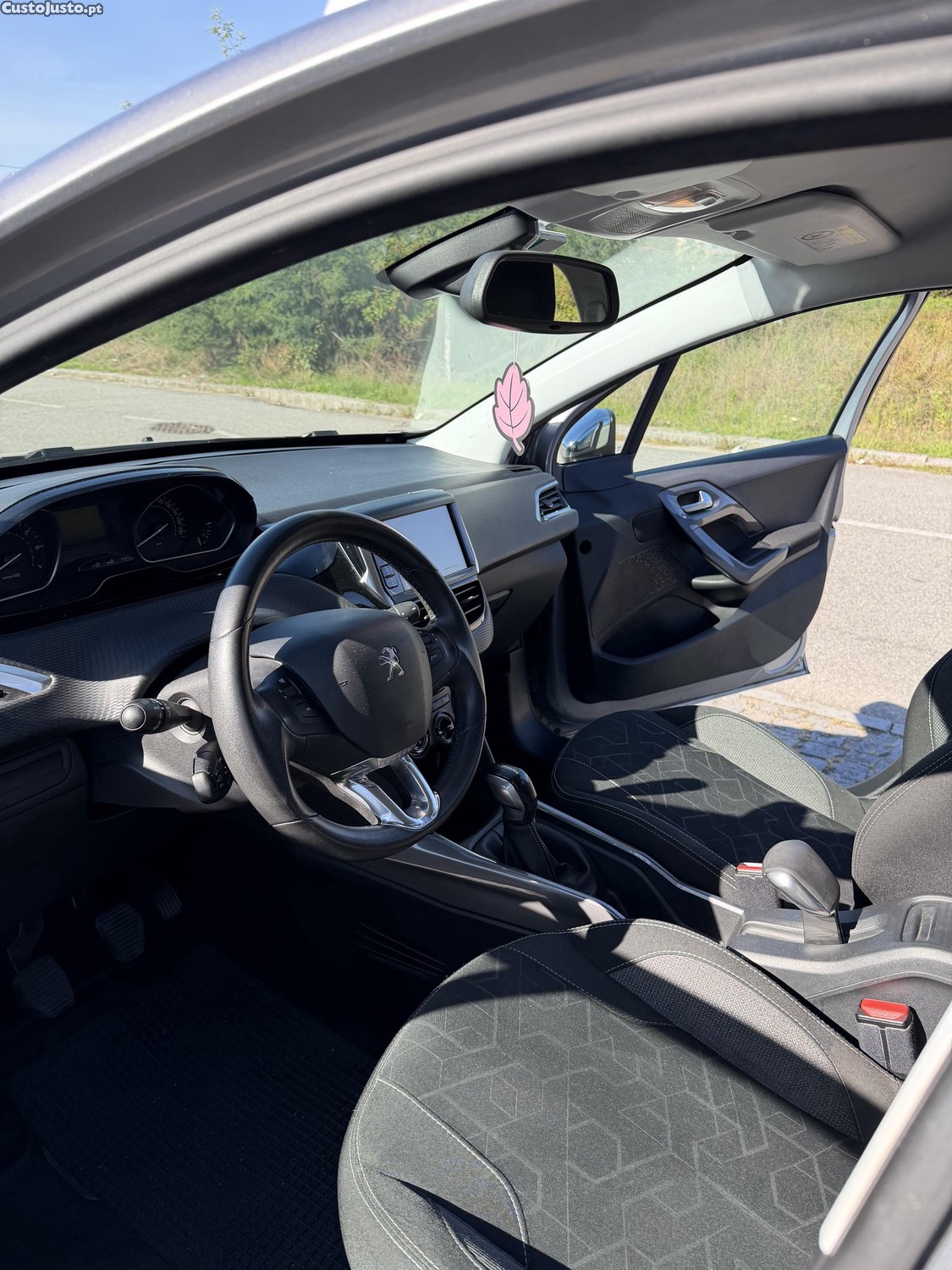 Peugeot 2008 Peugeot 1.2 Puretech Style 82cv — photo 5