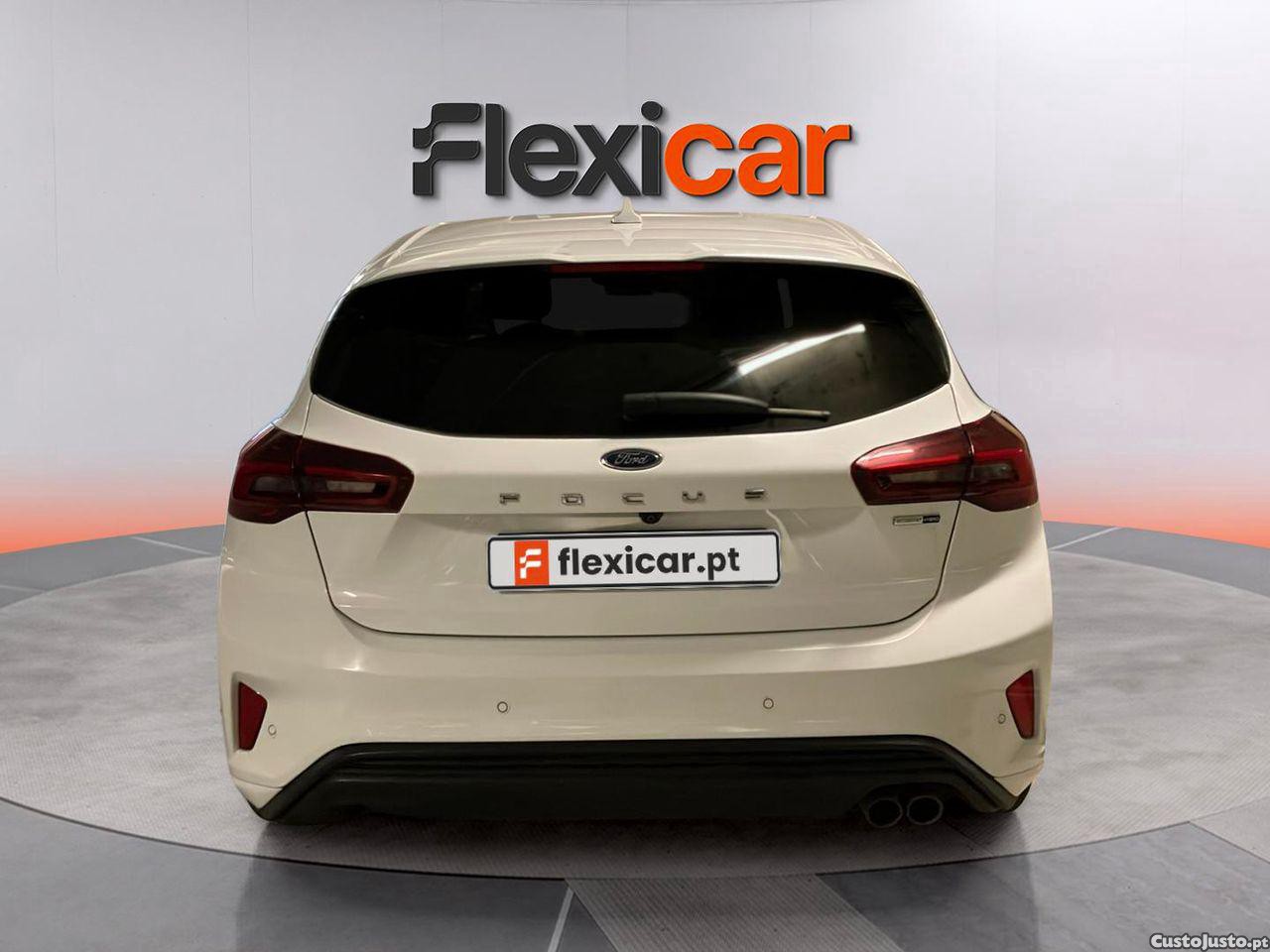 Ford Focus 1.0 EcoBoost MHEV ST-Line — fotografia 17