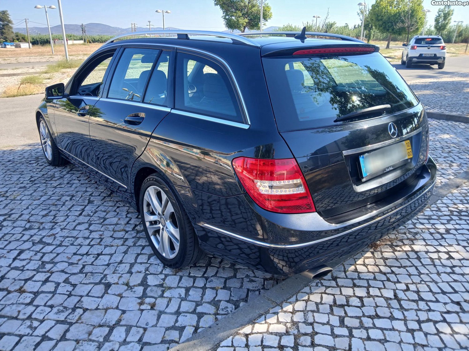 Mercedes-Benz C 220 CDi Avantgarde Automática - 12 — photo 3