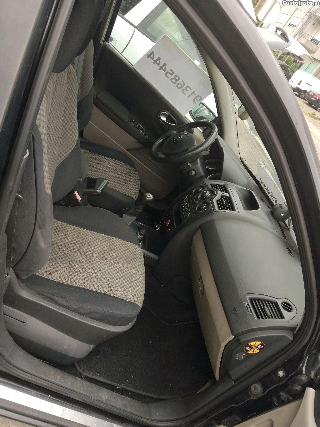 Renault Mégane 1500 dci — fotografia 6