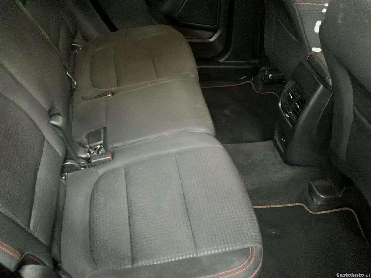 Ford Kuga 1.5 TDCi EcoBlue ST-Line — fotografia 6