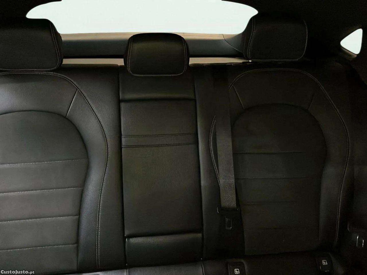 Mercedes-Benz GLC 350 e Coupé AMG Line 4-Matic — fotografia 8