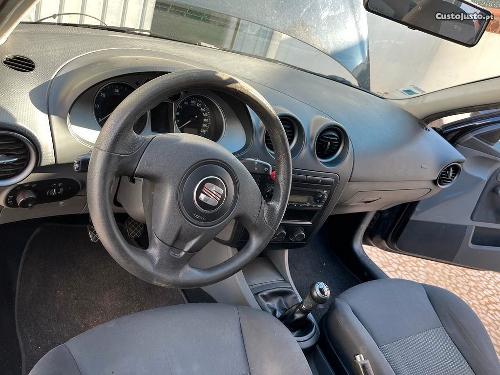 SEAT Ibiza 1.4TDI — fotografia 2
