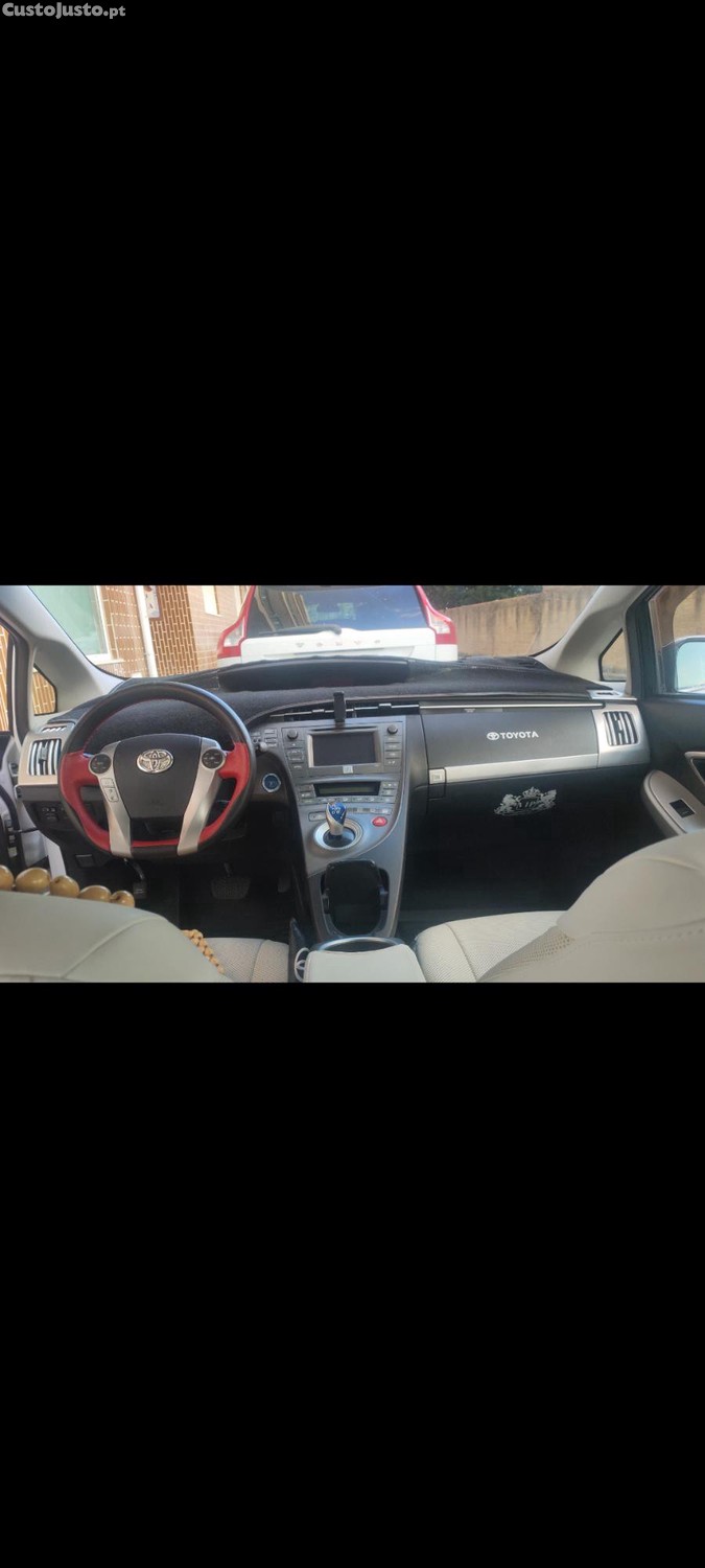 Toyota Prius Premium luxori — fotografia 4