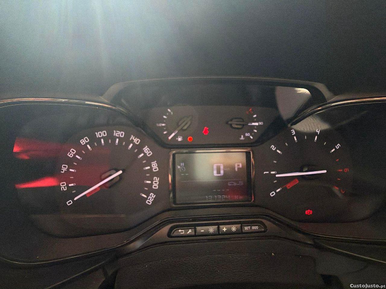 Citroën Berlingo 1.2 PureTechEAT8 — fotografia 6