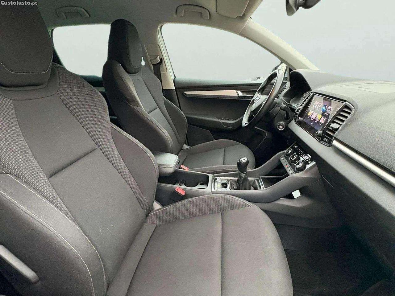 Skoda Karoq 1.0 TSI — fotografia 2