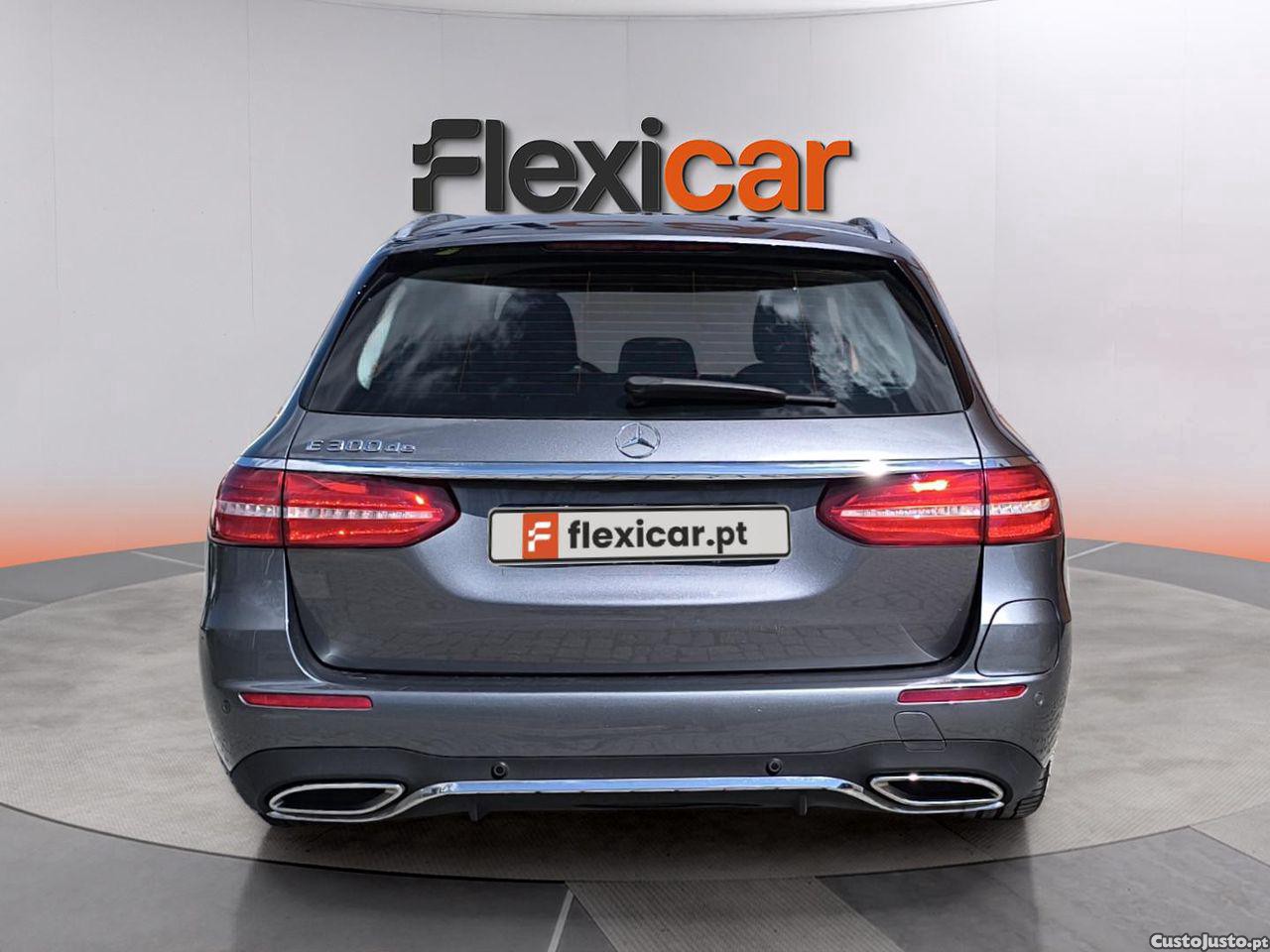 Mercedes-Benz E 300 de 9G-TRONIC AMG Line — fotografia 16