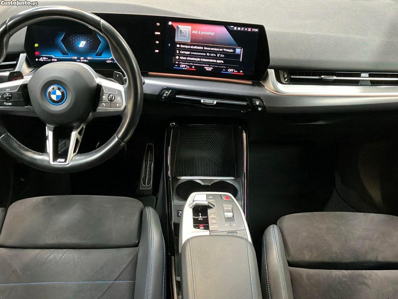 BMW 225 Active Tourer XE e xDrive Pack Desportivo M — fotografia 15