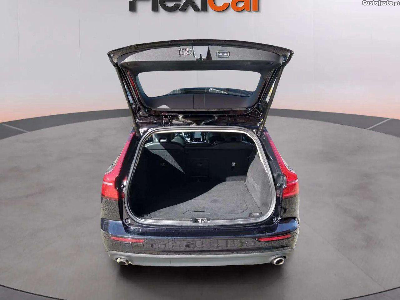 Volvo V60 2.0 T8 AWD TE Momentum — fotografia 11