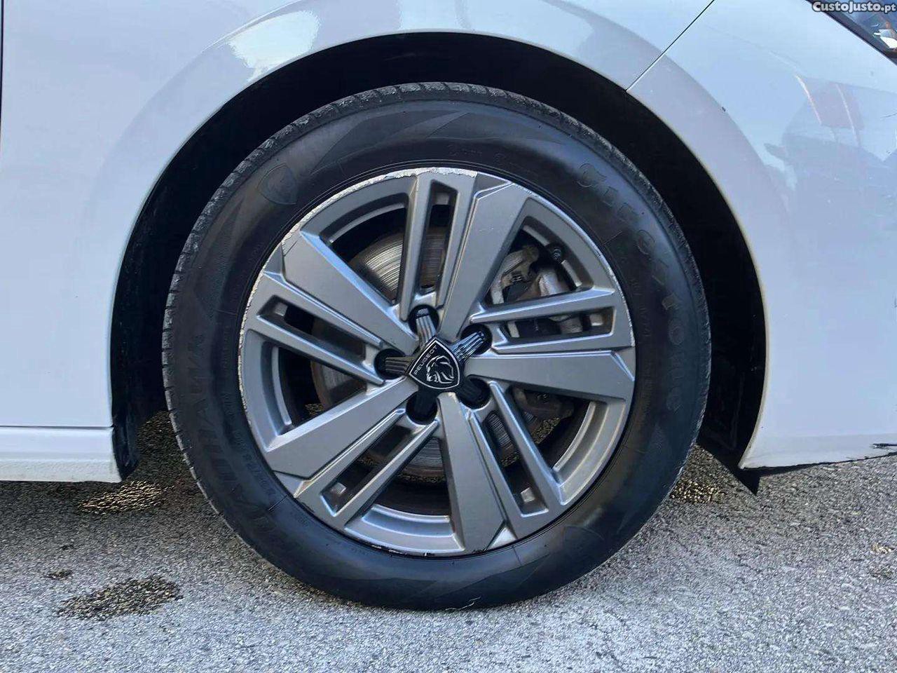 Peugeot 308 1.5 BlueHDi Active Pack — fotografia 2