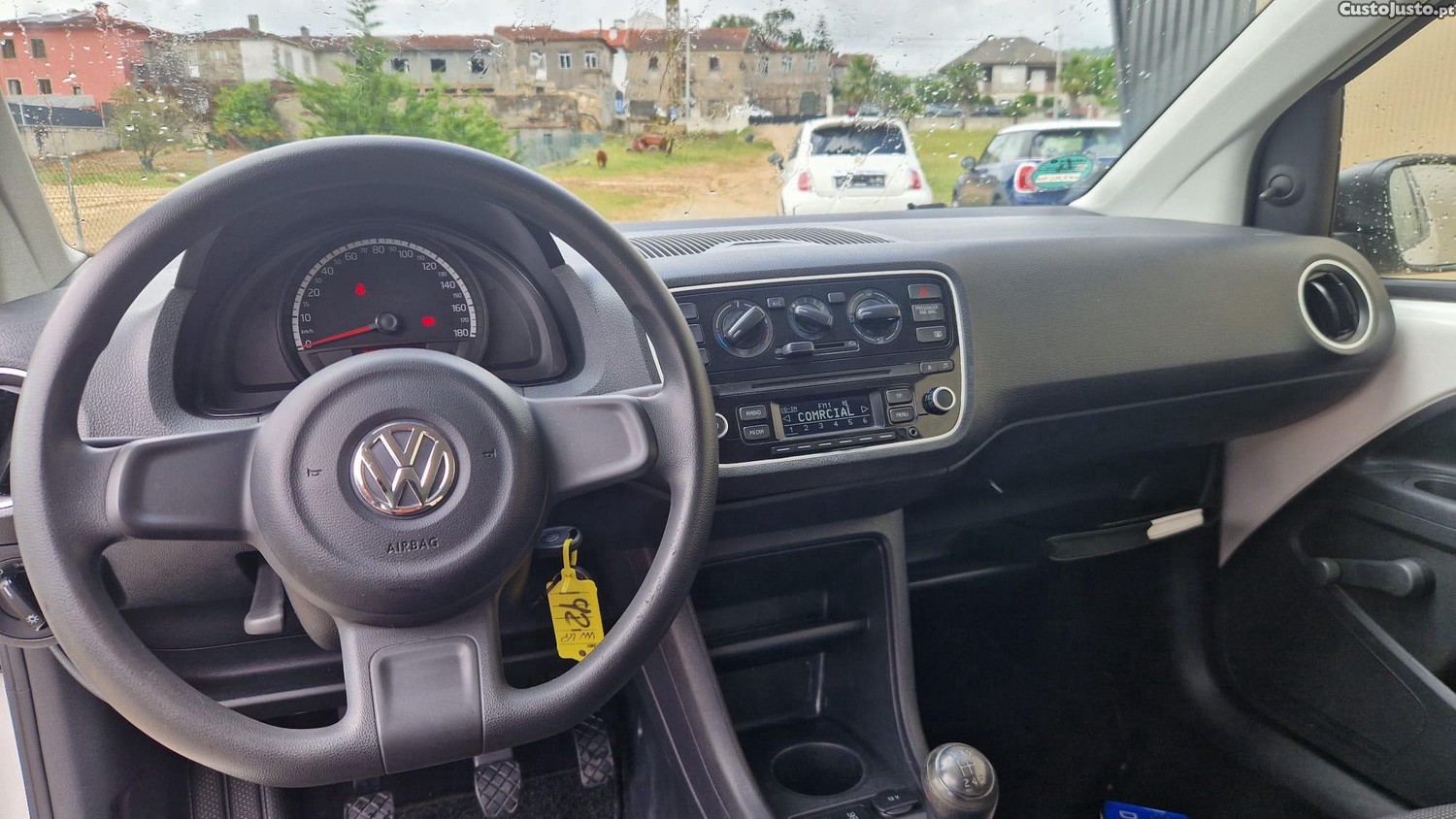 VW Up! 1.0 MPI — photo 3