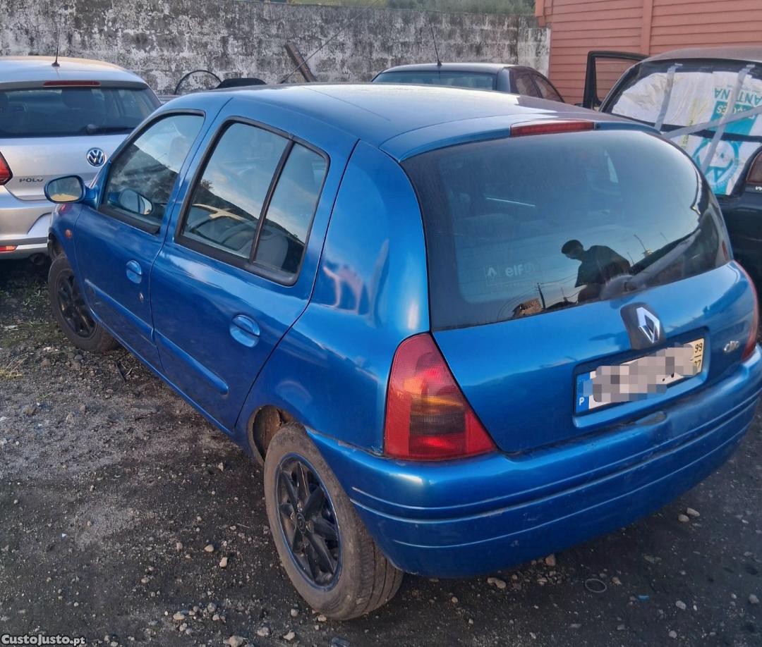 Renault Clio 2 - 99 — photo 4