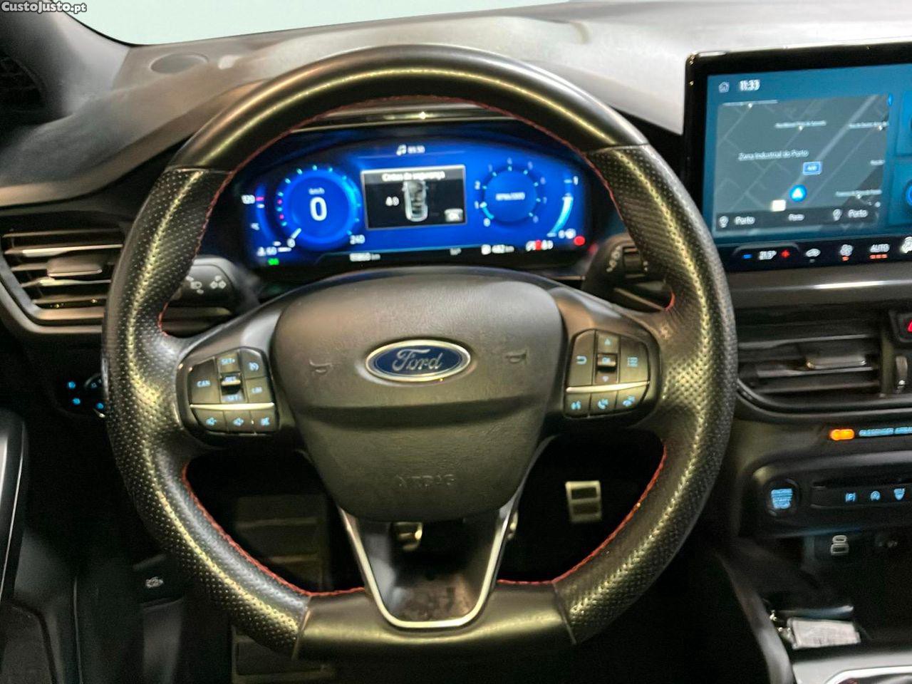 Ford Focus 1.0 EcoBoost MHEV ST-Line — fotografia 14