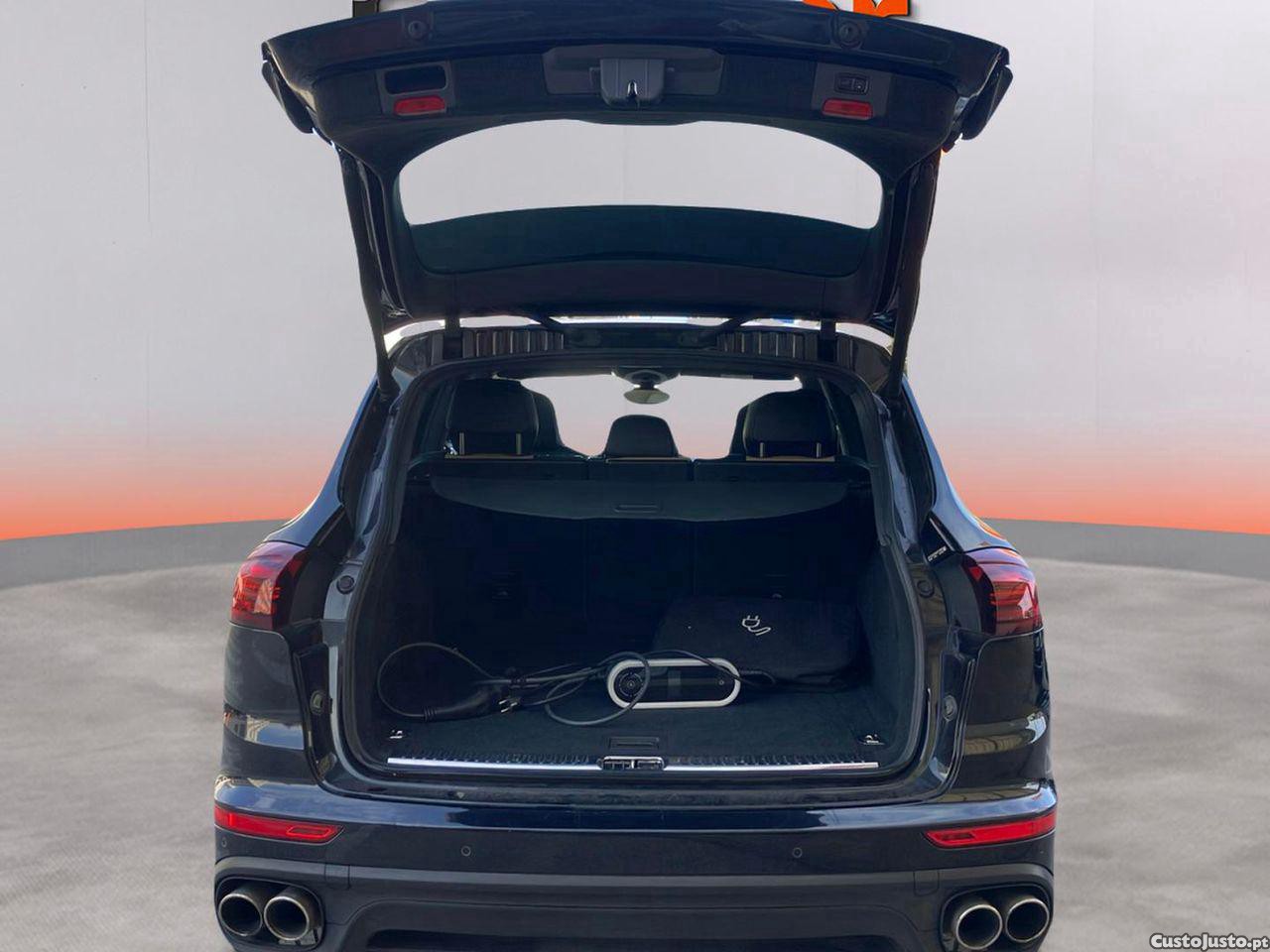 Porsche Cayenne S E-Hybrid — fotografia 17