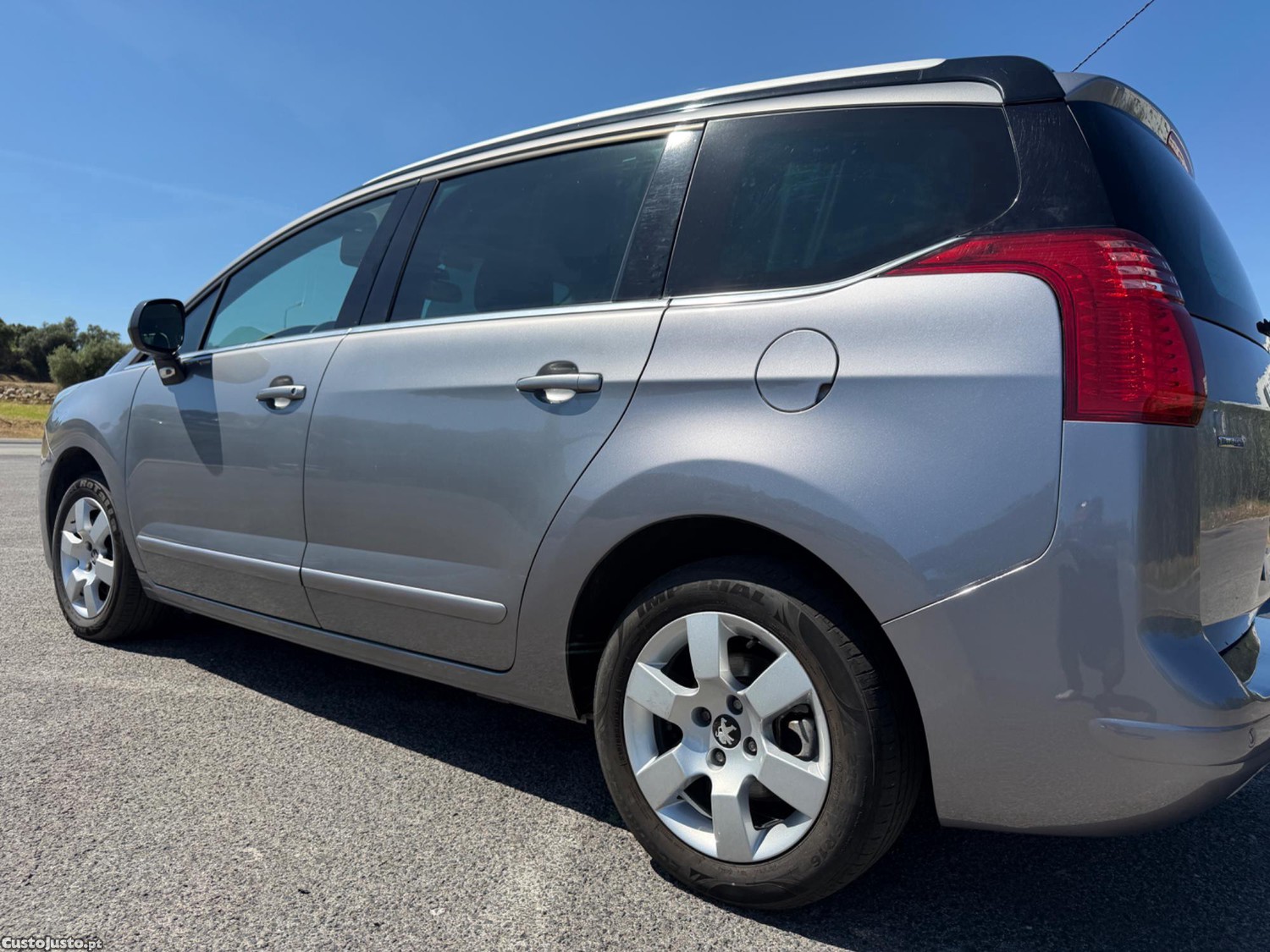 Peugeot 5008 1.6 Hdi 7 lugares - 14 — photo 3