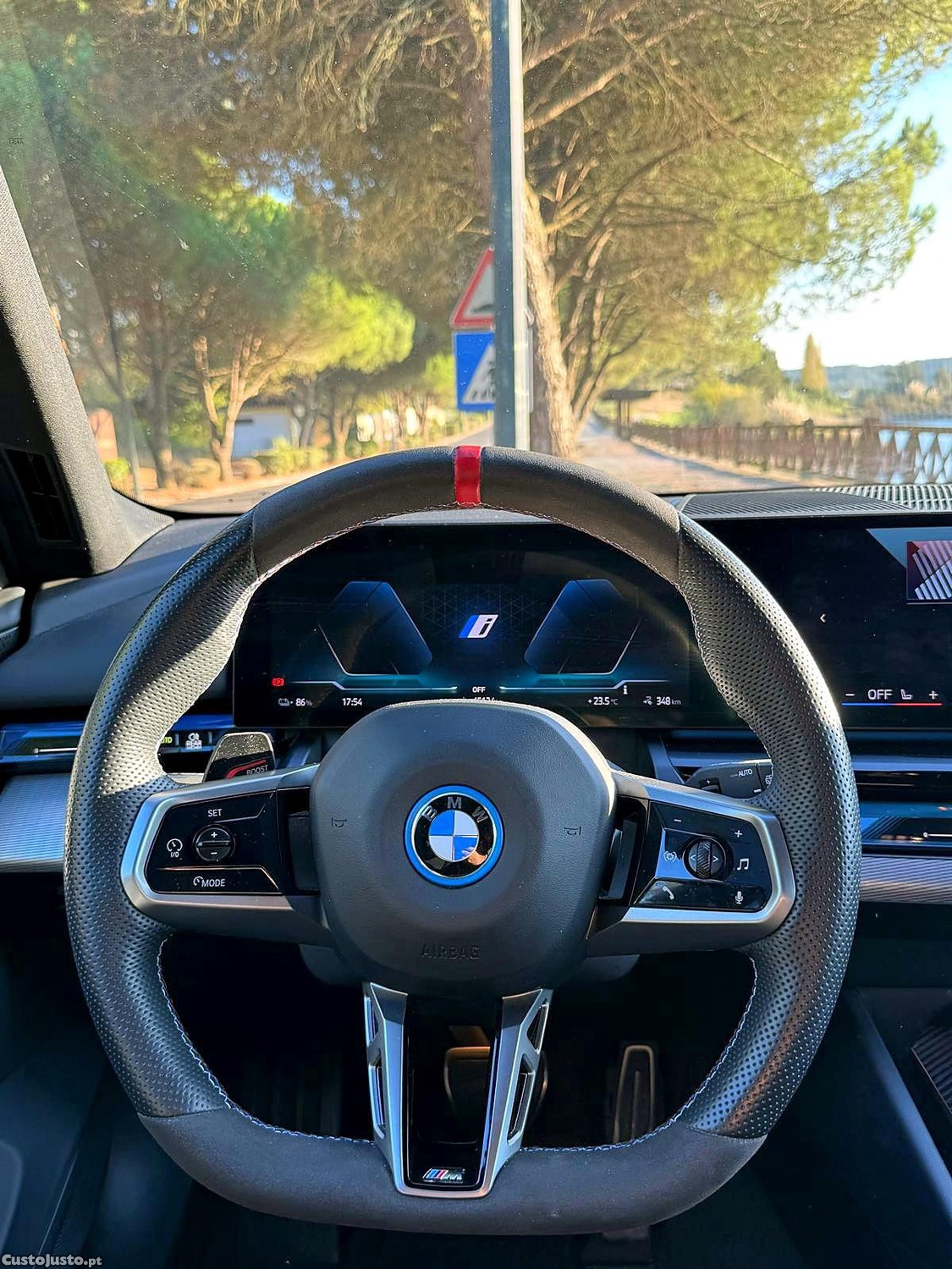 BMW i5 Edrive40 - 24 — photo 4