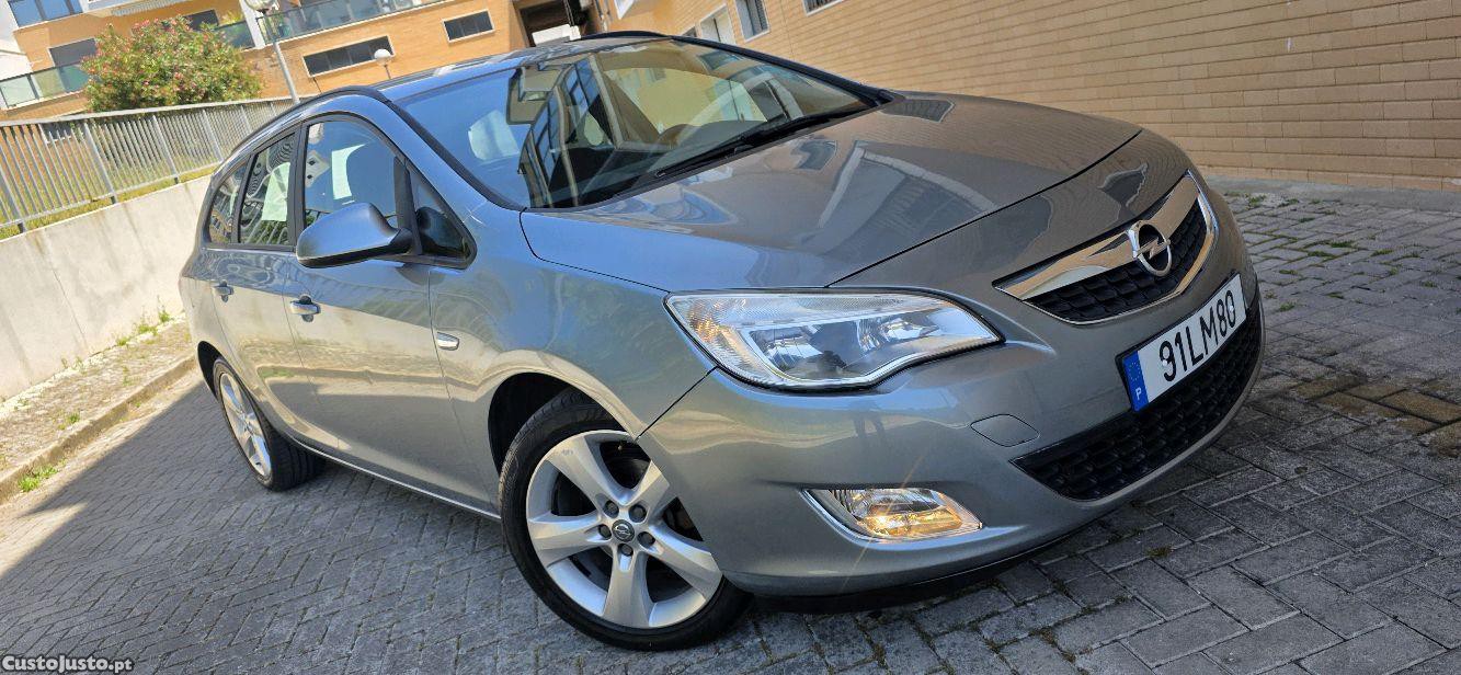 Opel Astra sport — fotografia 3