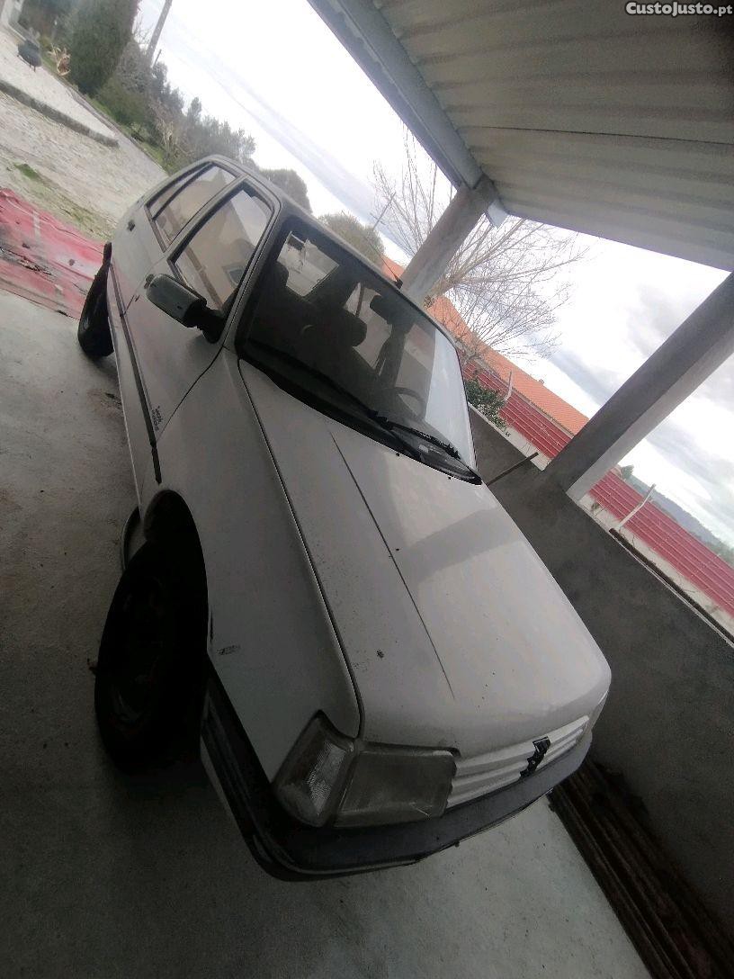Peugeot 205 1.8 D - 94 foto 2