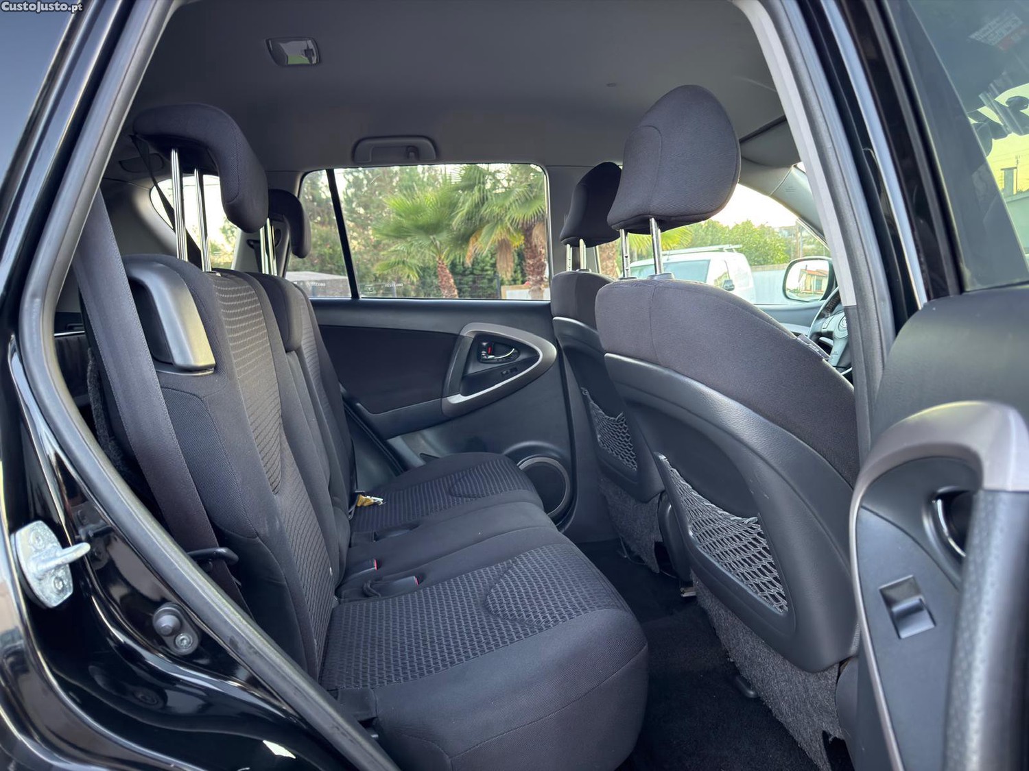 Toyota RAV4 2.2 D-4D X — fotografia 19