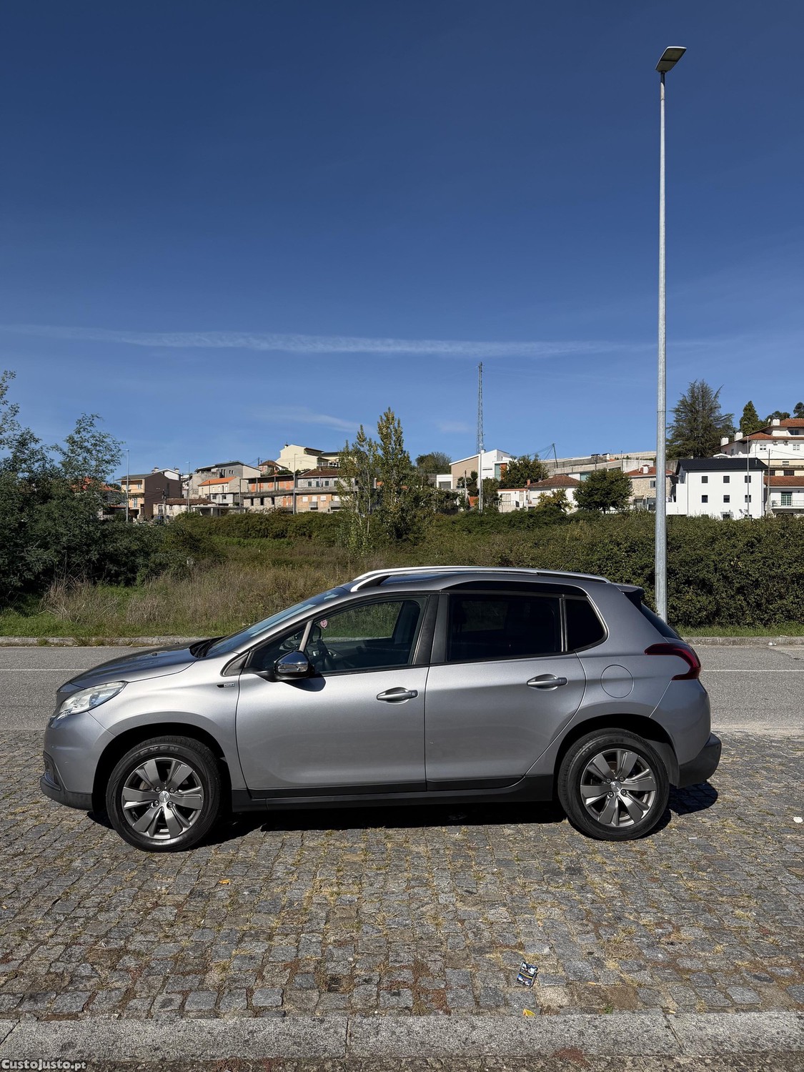 Peugeot 2008 Peugeot 1.2 Puretech Style 82cv — photo 3