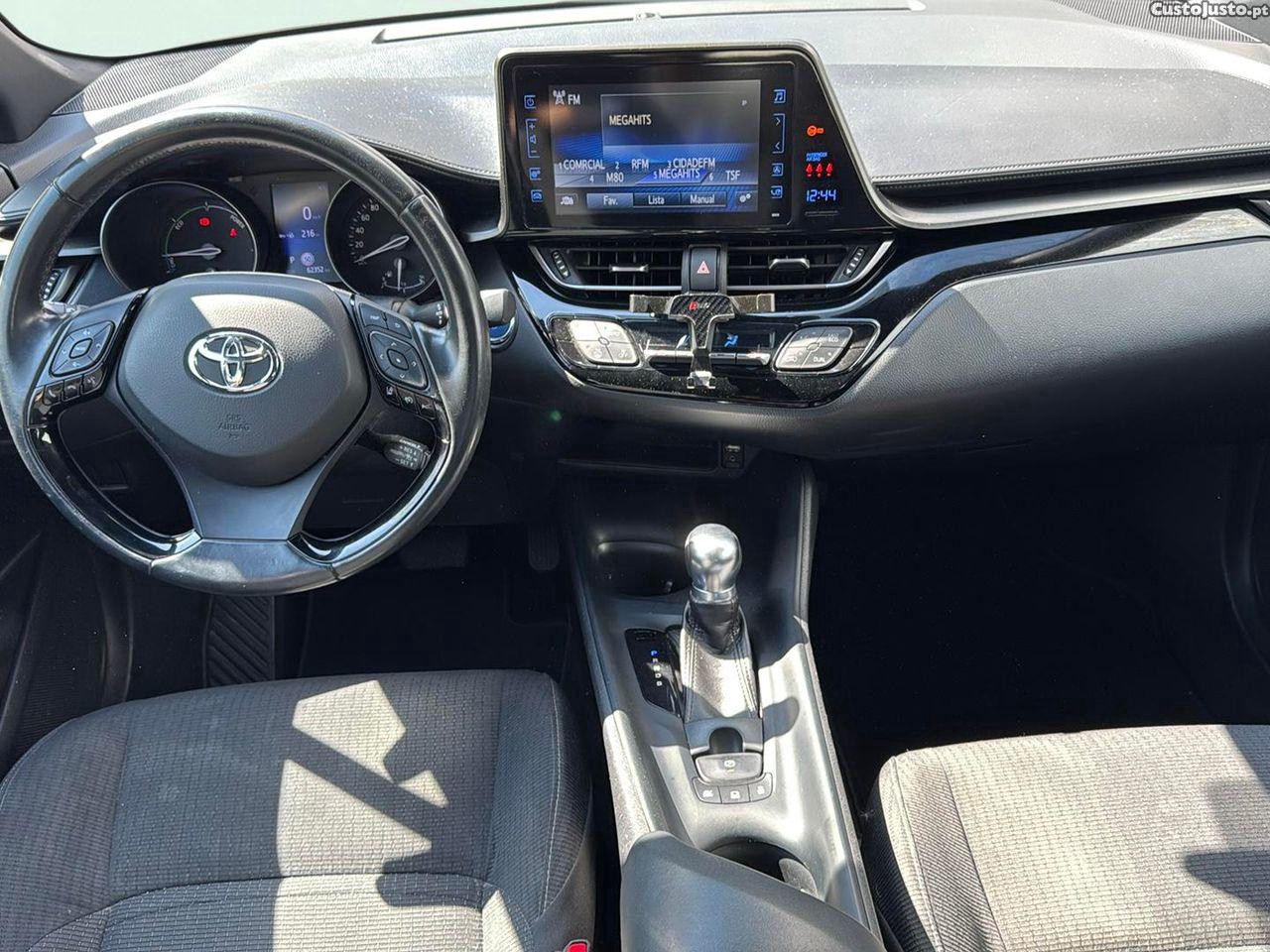 Toyota C-HR 1.8 Hybrid Comfort — fotografia 6
