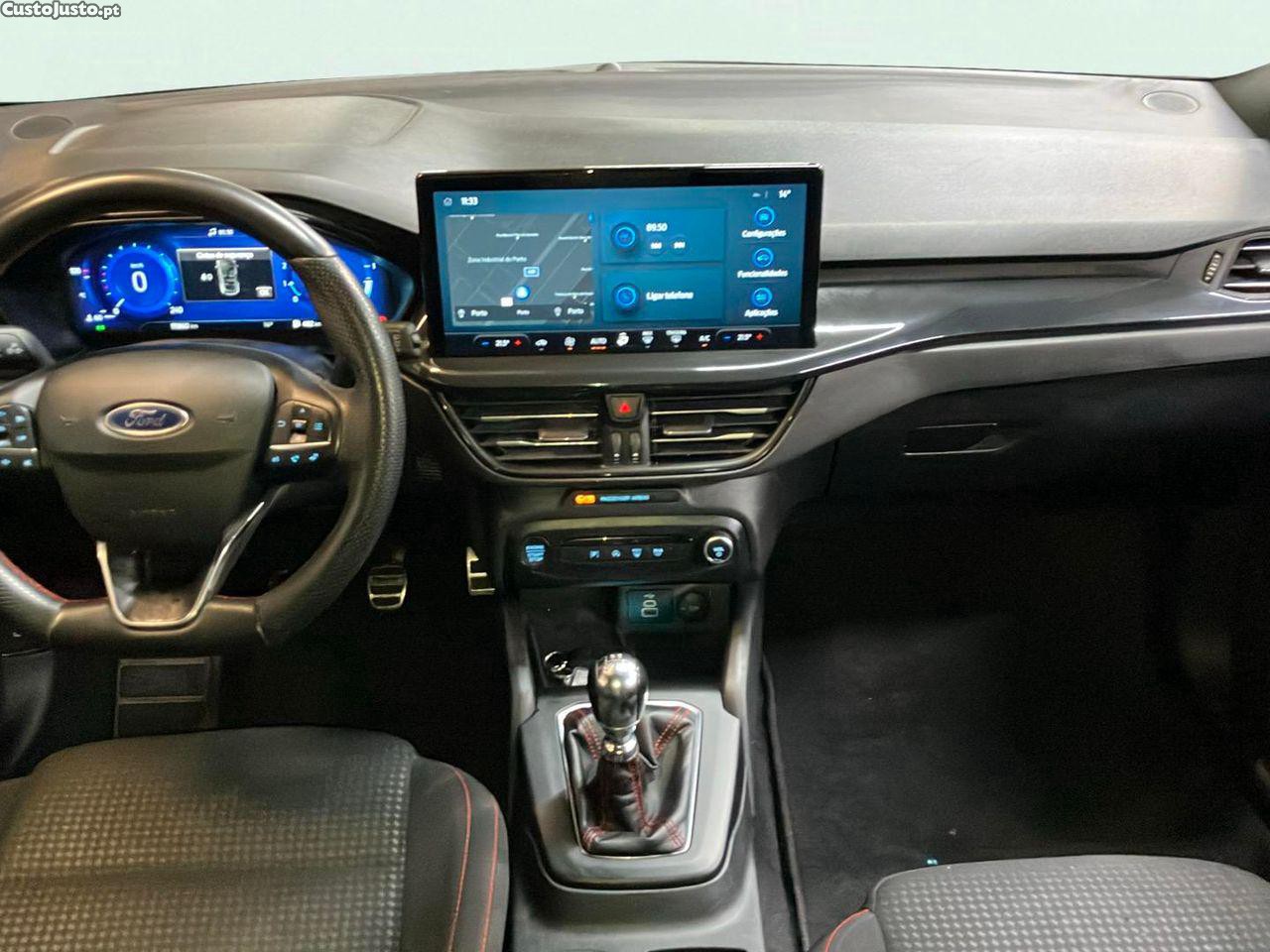 Ford Focus 1.0 EcoBoost MHEV ST-Line — fotografia 13