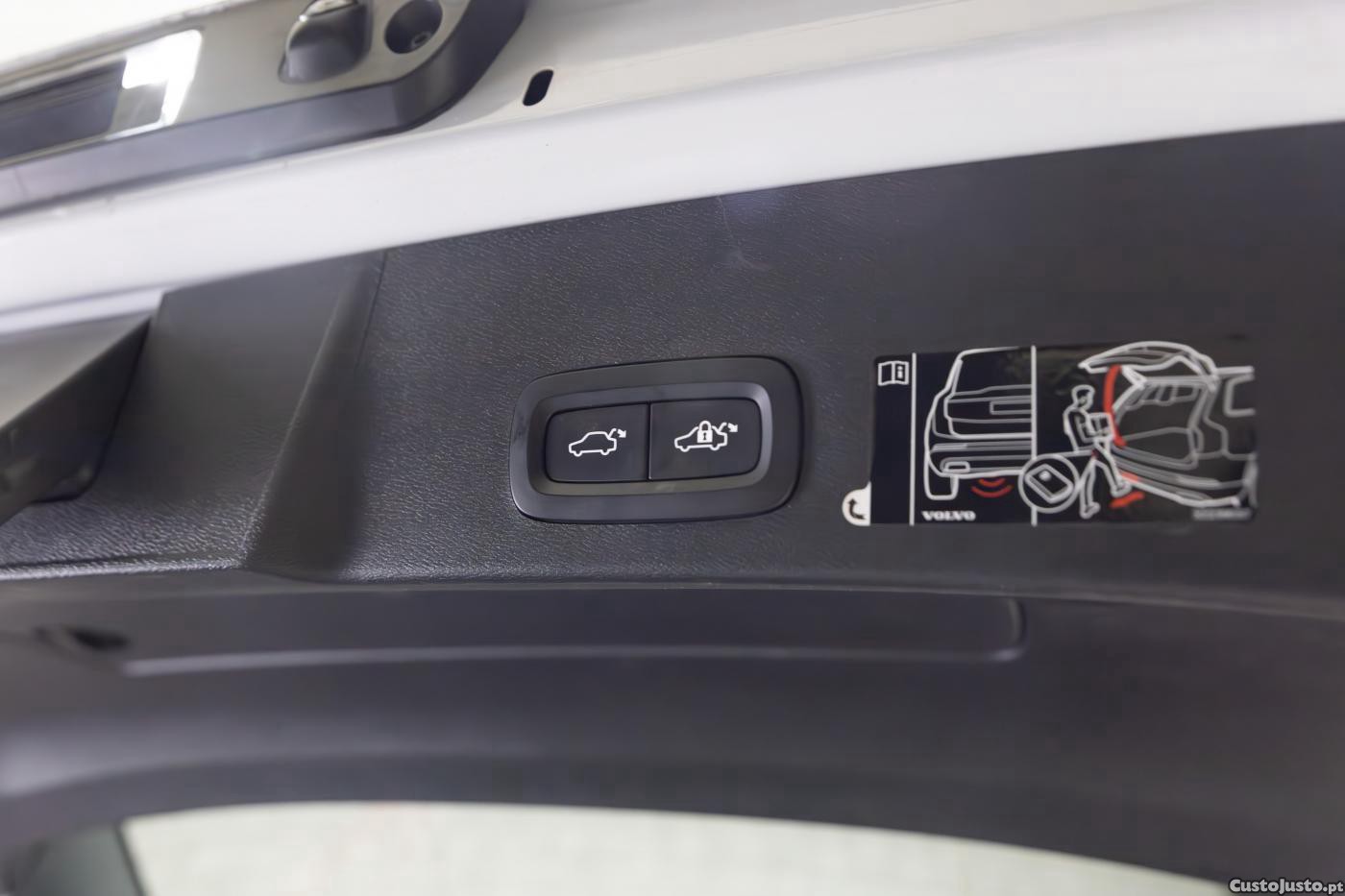 Volvo XC 40 1.5 T4 PHEV Core — fotografia 9
