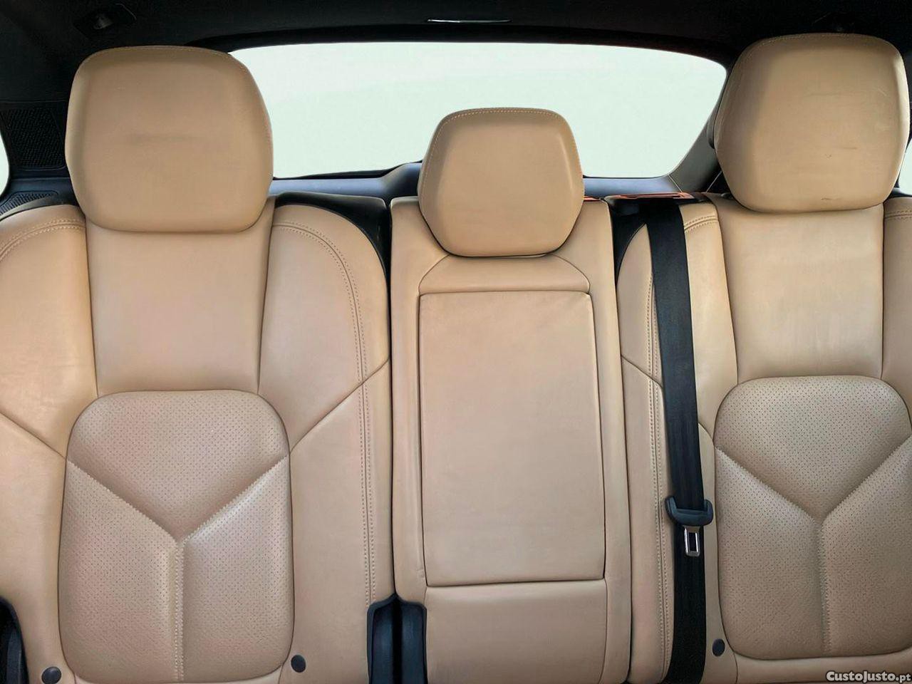 Porsche Cayenne S E-Hybrid — fotografia 8