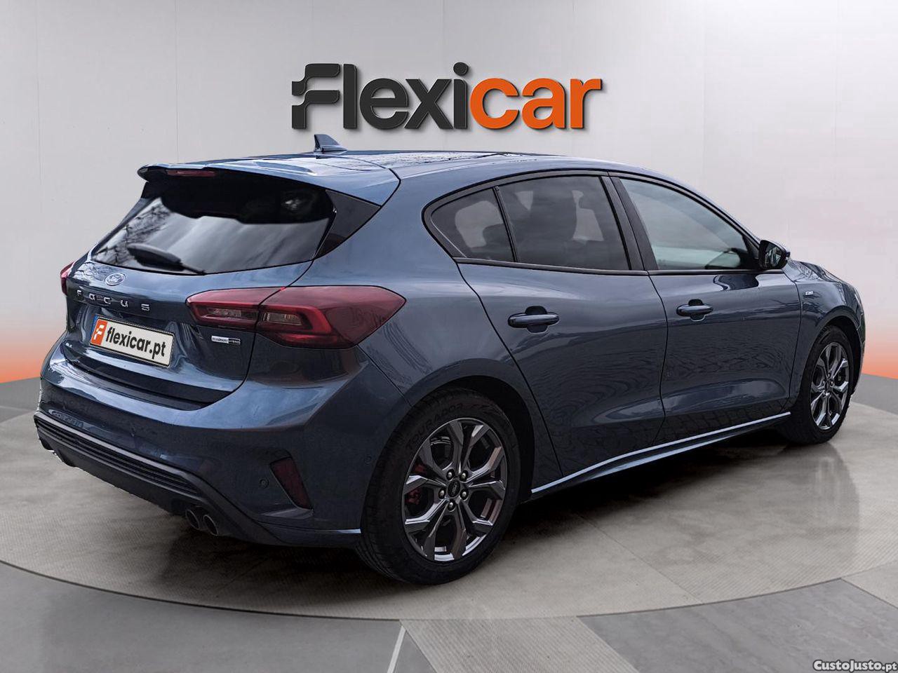 Ford Focus 1.0 EcoBoost MHEV ST-Line — fotografia 11
