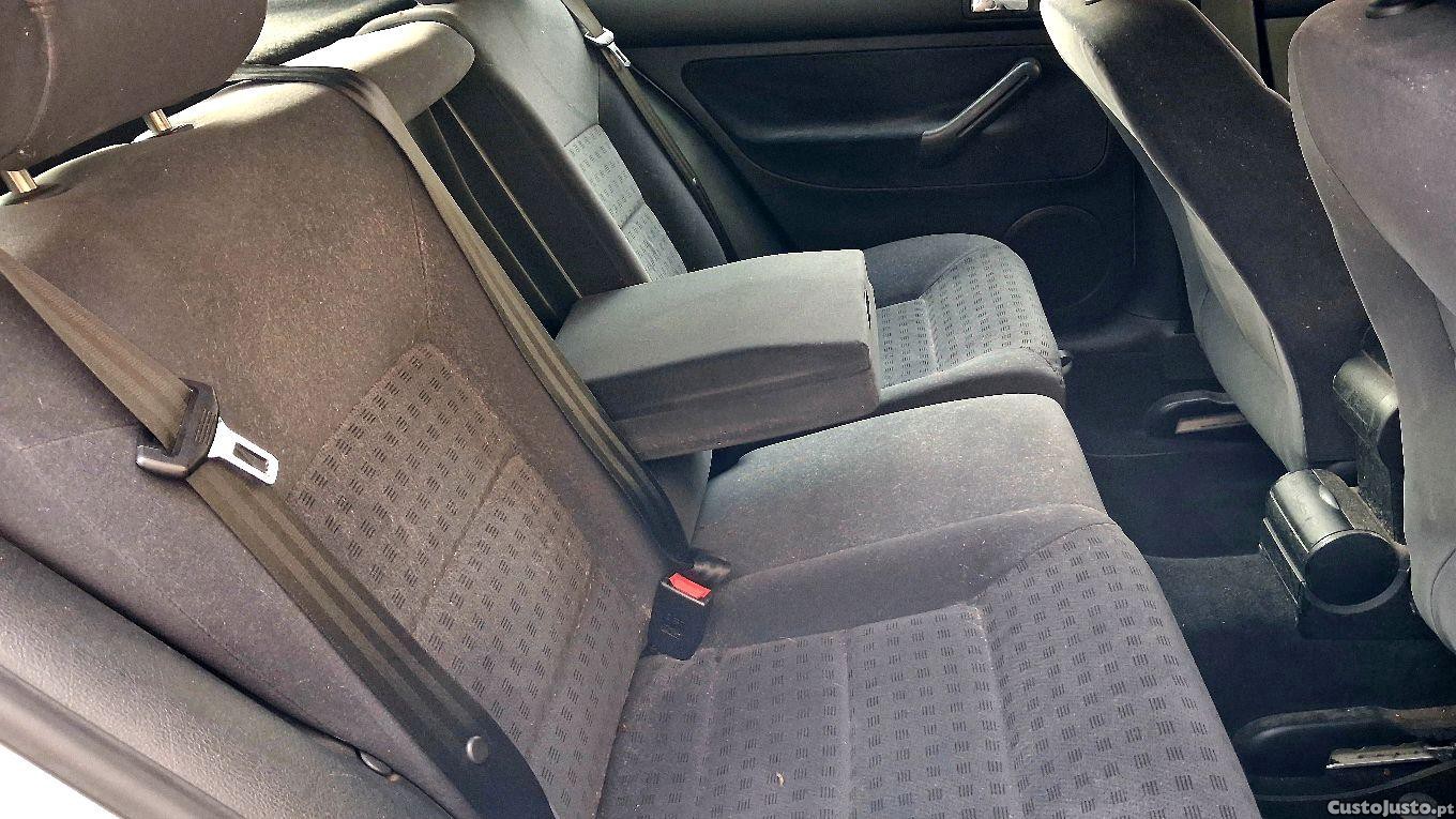 Volkswagen Golf 1.4 Gasolina — fotografia 3