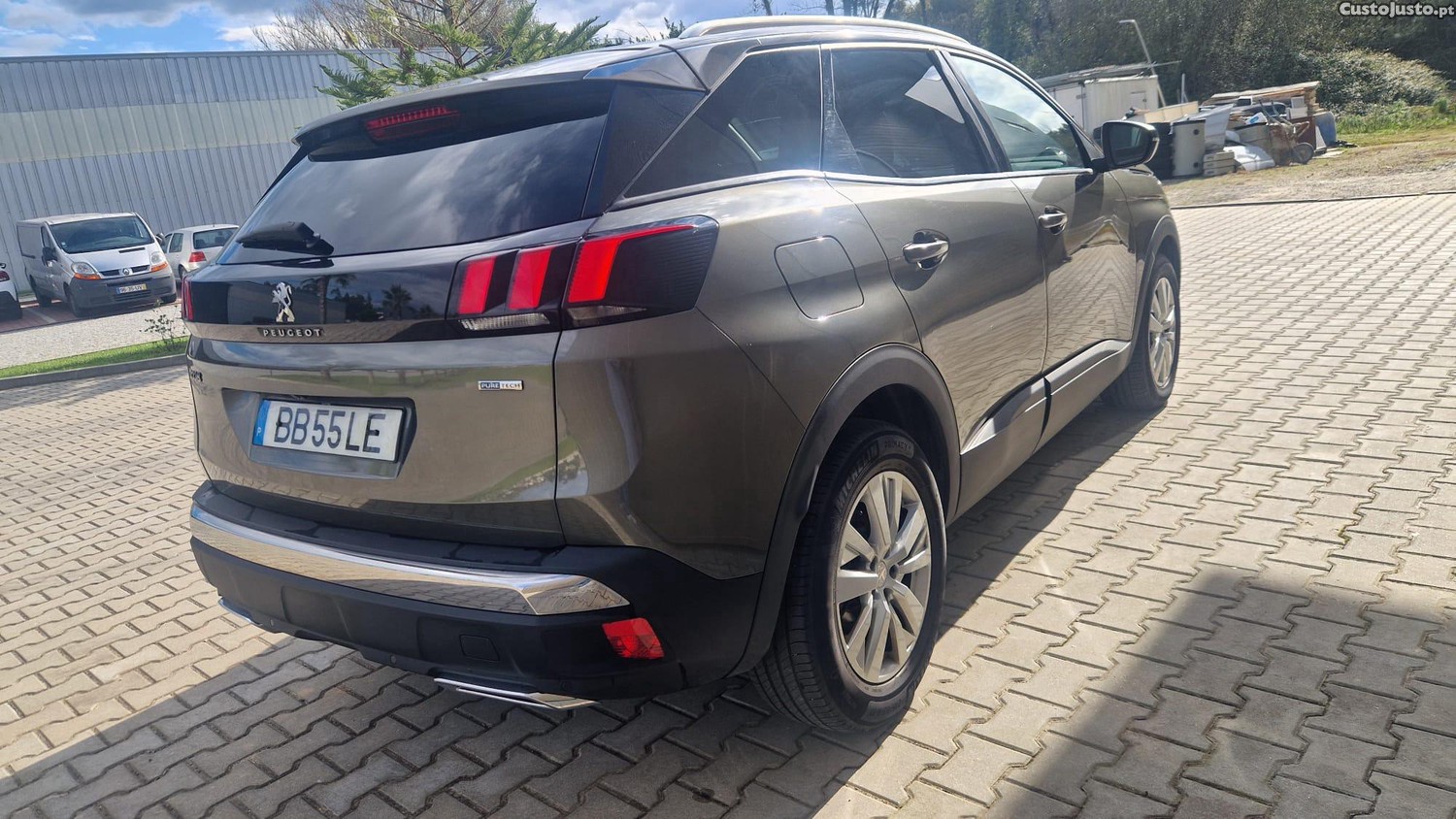 Peugeot 3008 1.2T Allure — photo 3