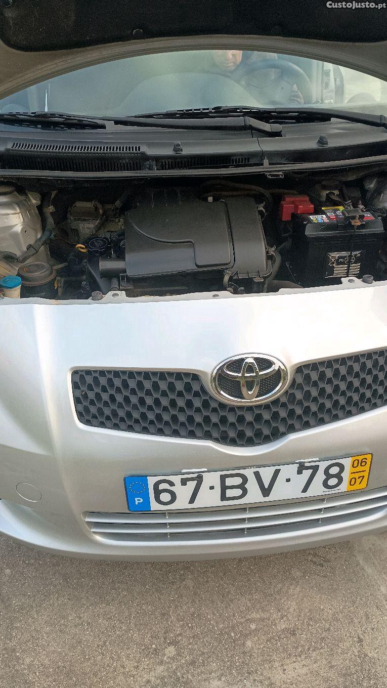 Toyota Yaris VVTI (motor de corrente) — fotografia 5