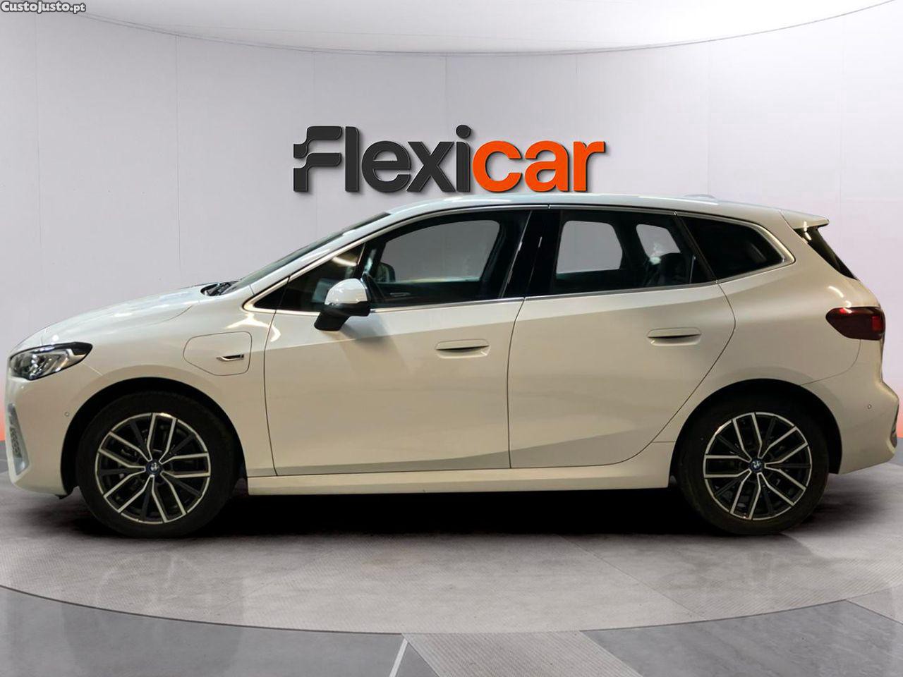 BMW 225 Active Tourer XE e xDrive Pack Desportivo M — fotografia 24