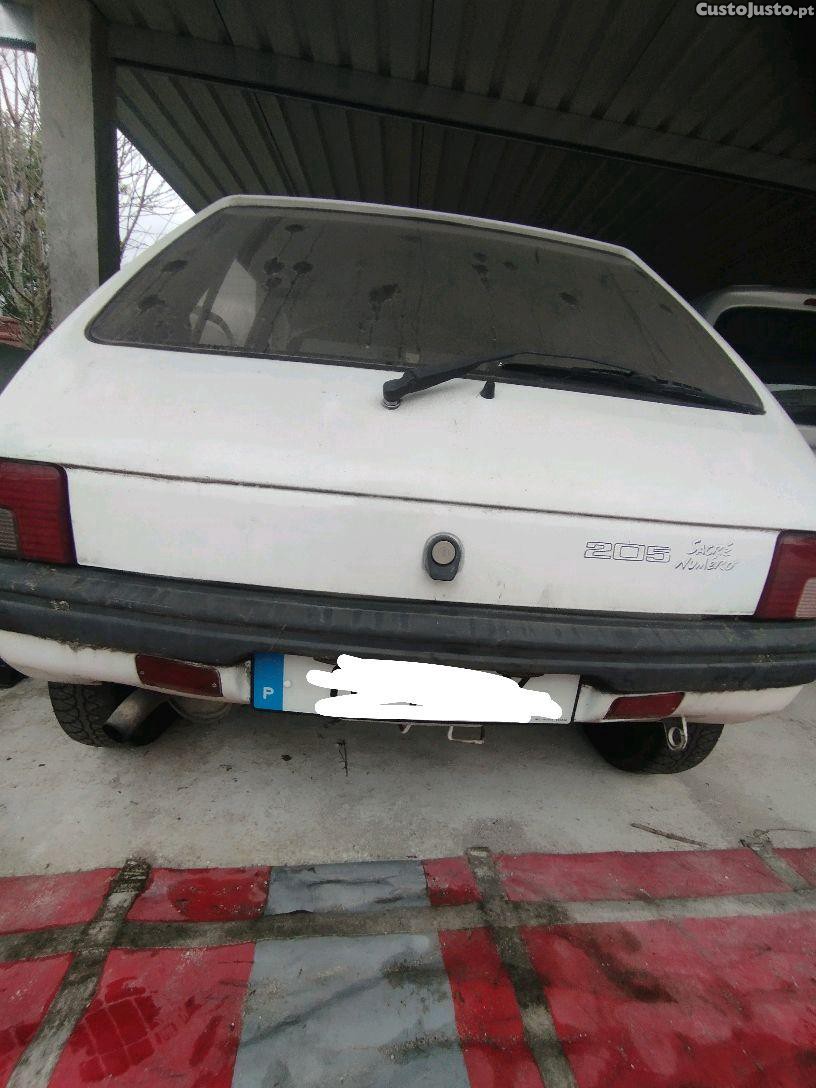 Peugeot 205 1.8 D - 94 foto 3